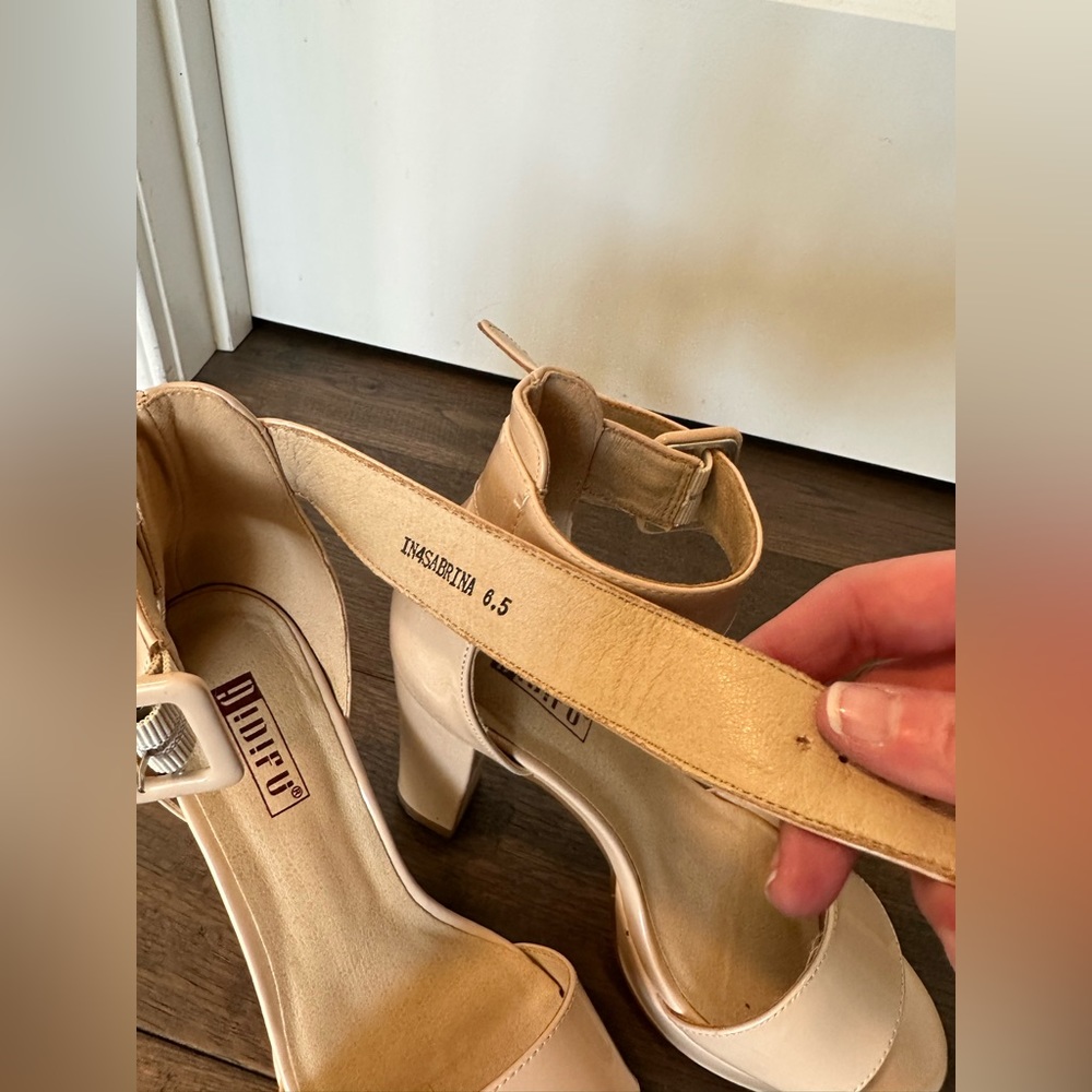 Elegant Beige Platform Heels - Picture 2 of 2